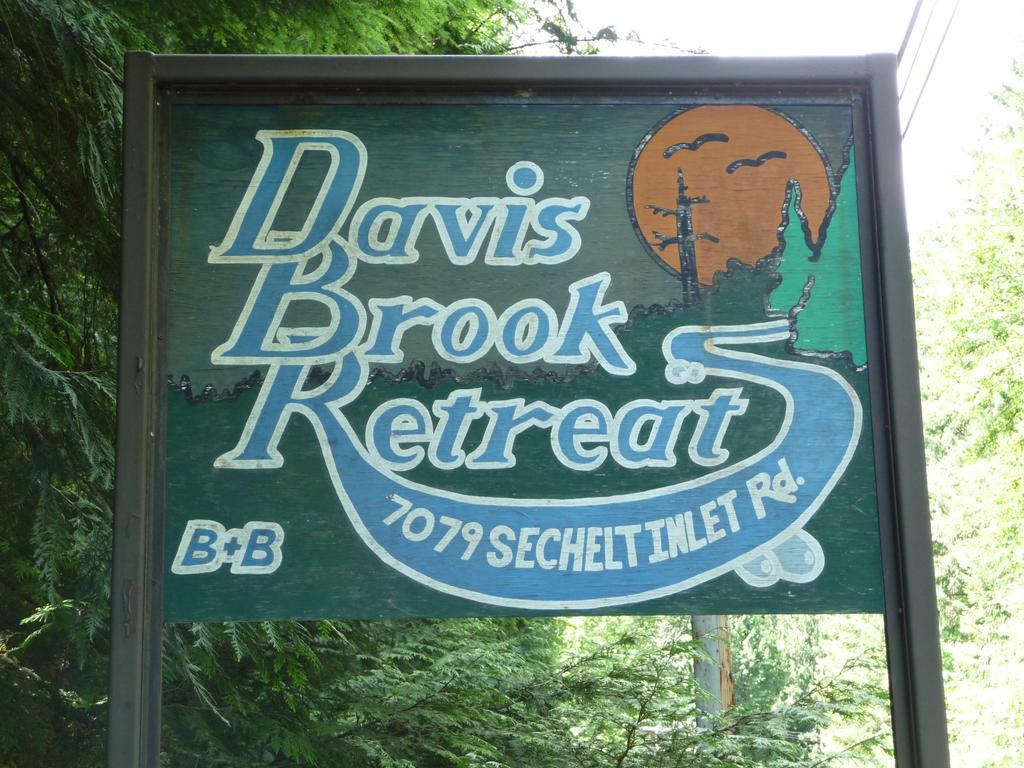 Davis Brook Retreat Bed and Breakfast Sechelt Εξωτερικό φωτογραφία
