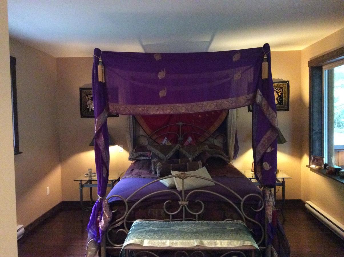 Davis Brook Retreat Bed and Breakfast Sechelt Εξωτερικό φωτογραφία